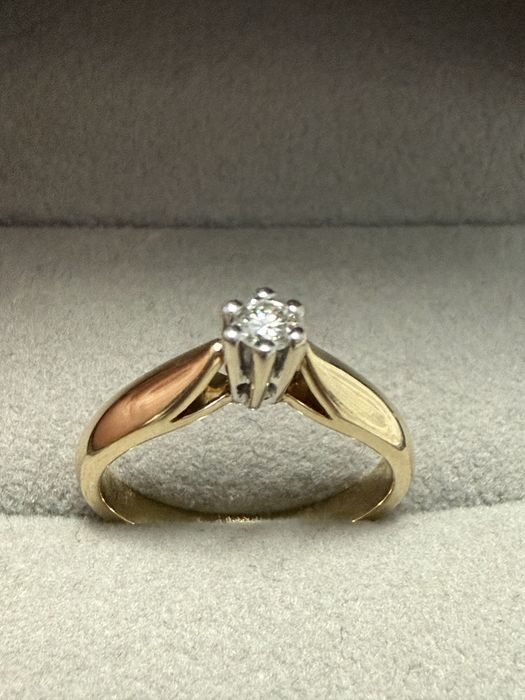 Бриллиантовое кольцо