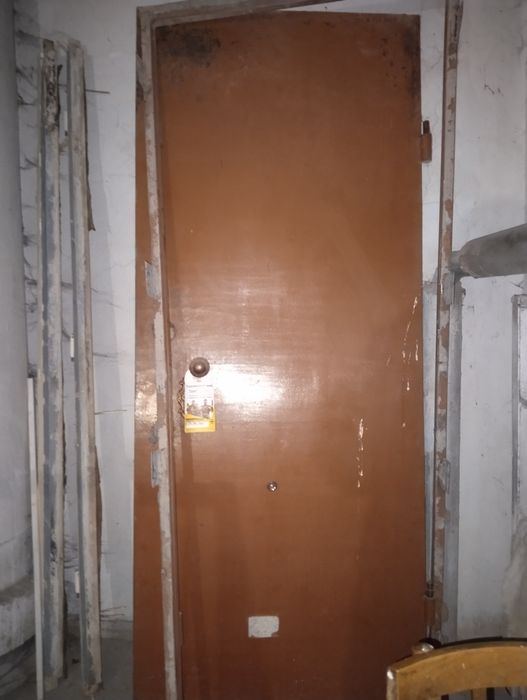 Продам железную дверь