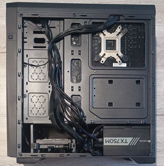 PC gaming Intel® i5 9600KF/ RTX 2060/2070 SUPER 8GB/ 16 Gb RAM/ 250GB Ssd-M2 + 1TB HDD