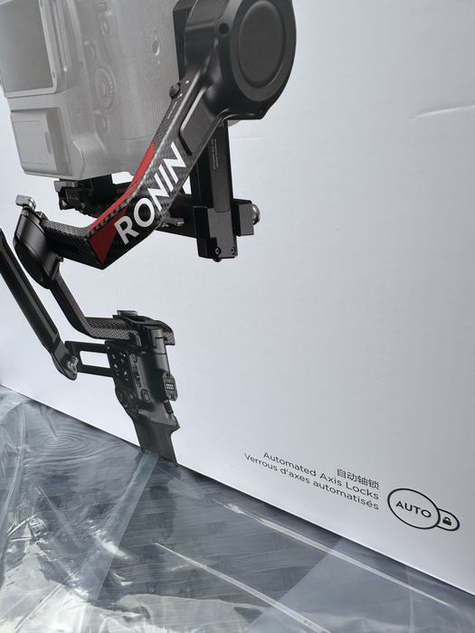 Чисто Нов Стабилизатор DJI RS 4 PRO 3 оси Gimbal