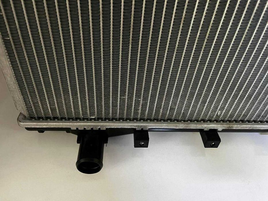 Радиатор охлаждение на Lexus IS