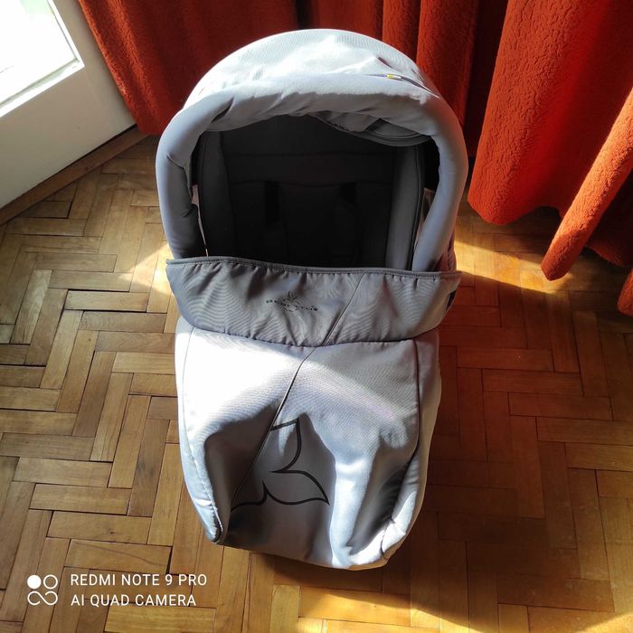 Бебешка количка с летен и зимен кош