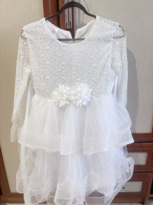 Белое платье  для девочек