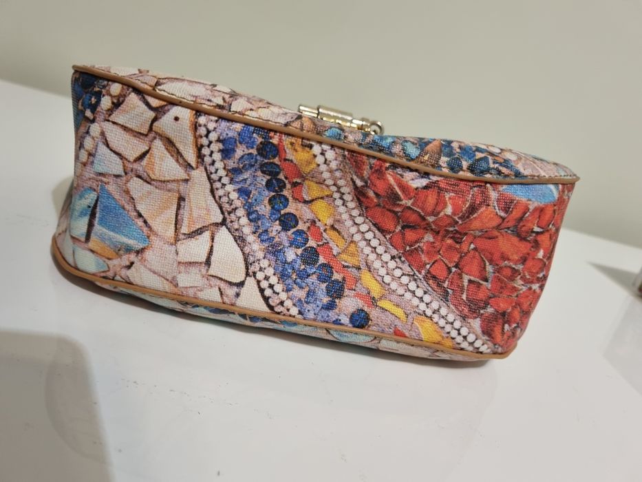 Цветна парти чата