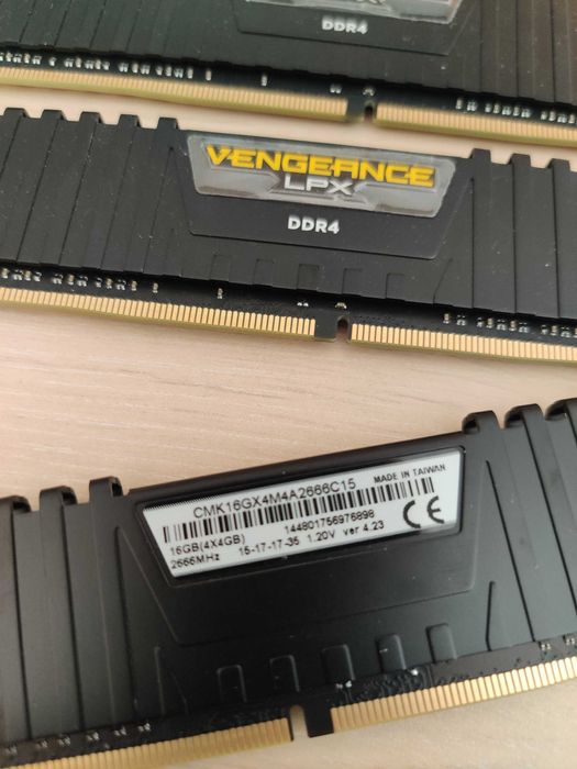 16GB DDR4 Corsair VENGEANCE LPX cmk16gx4m4a2666c15 Constanta OLX.ro