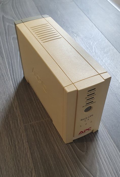 UPS APC 500VA - Back-UPS CS 500 + acumulator nou
