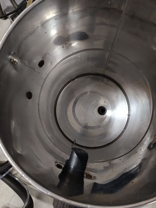 Професионална перяща прахосмукачка