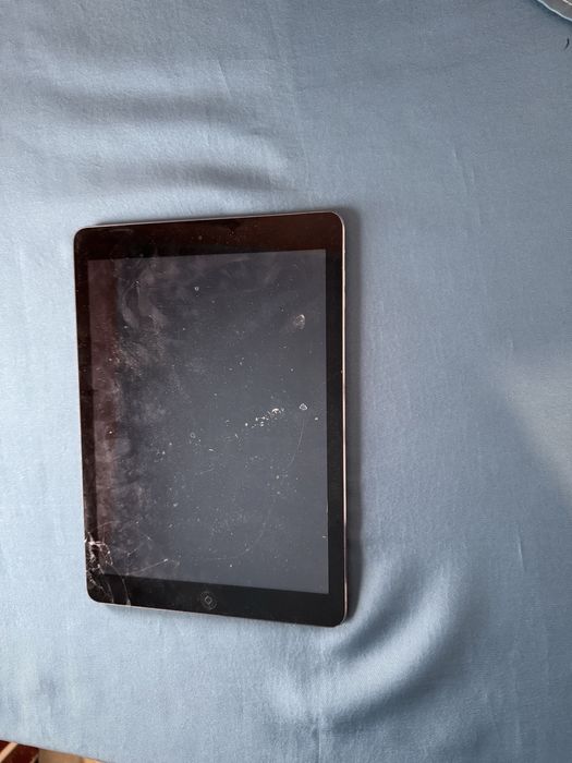 Айпад за части!! , IPAD AIR 1st gen 16GB SPACE GRAY