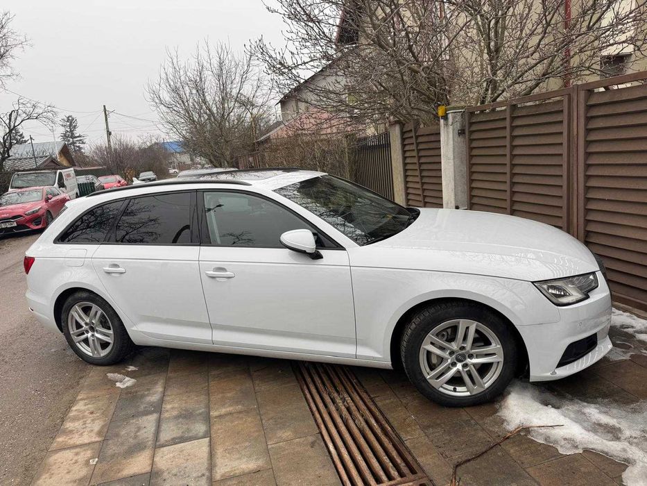 Audi A4 B9 Quattro | 2.0 TDI 190 CP | Virtual Cockpit | Trapă | ACC