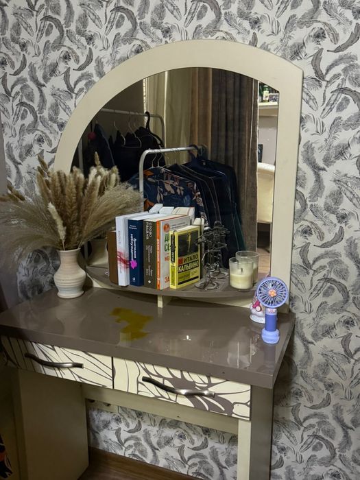 Продам очень удобную и компактную мебель для девочек