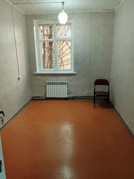 Продам половину здания