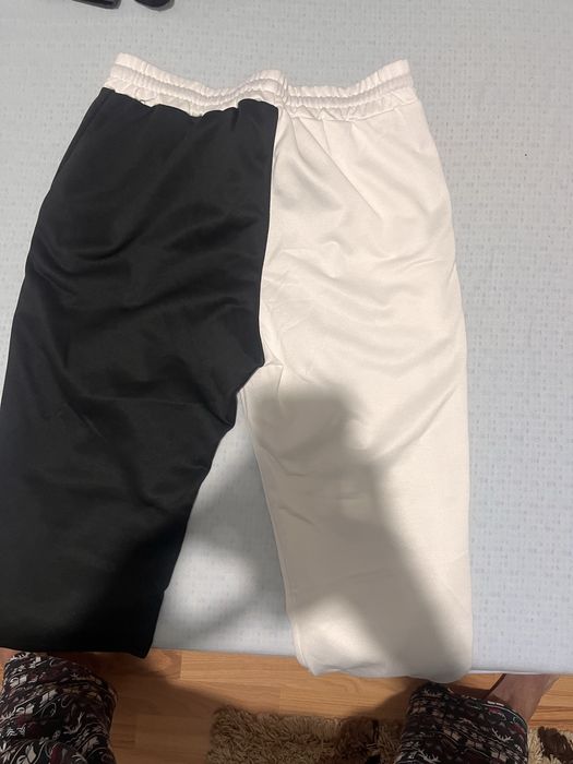 Pantaloni de trening