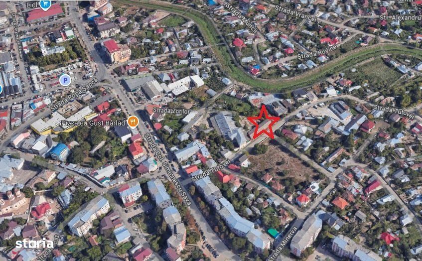 Barlad - Vaslui, 3 Hale cu teren 1.900 mp