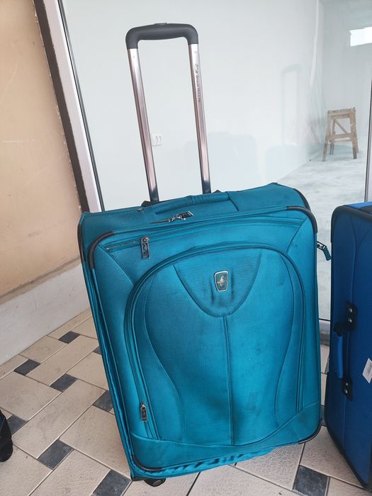 Чемодан большой в идеальном состоянии