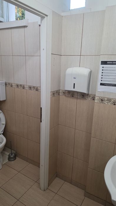 Spațiu comercial 192 mp — hală + birouri, renovat recent, Piatra Neamț