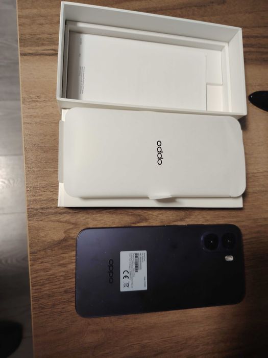 Oppo чисто нов не използван