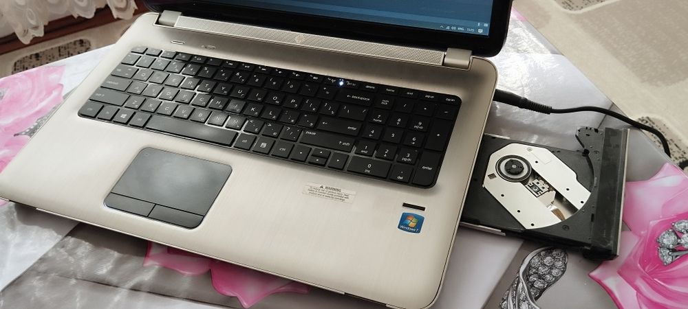 Ноутбук  HP     PAVILION dv7 18