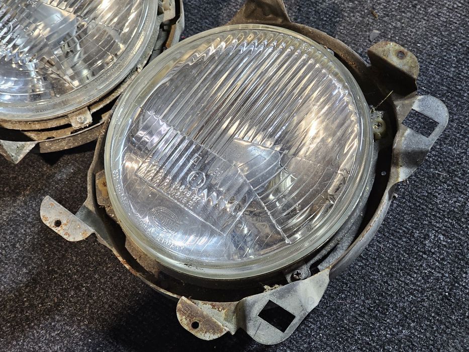 set faruri hella volkswagen transporter t3

stare buna
*se ofera bonus