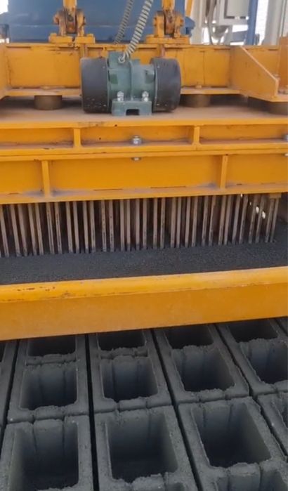 Продам турецкий станок для производства сплиттерных блоков