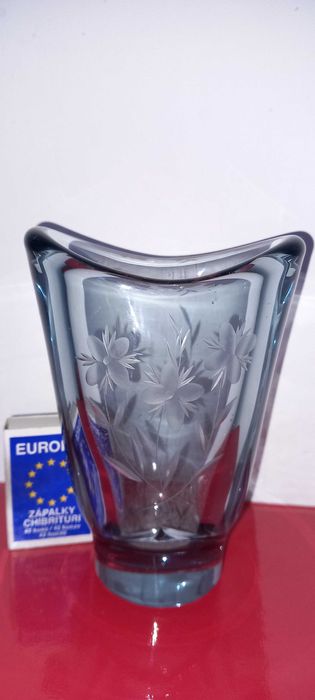 Obiect decorativ vechi vaza pentru flori