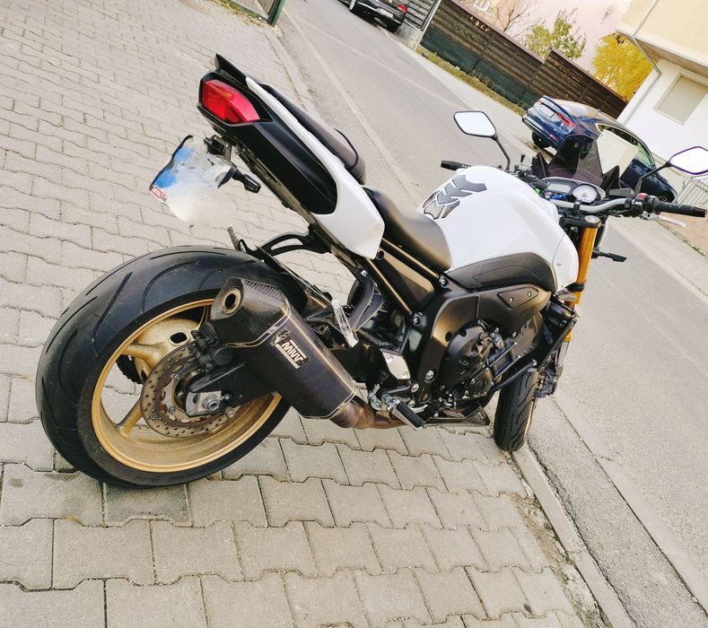 Motocicleta Yamaha FZ8
