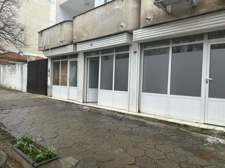 Дава се под наем Магазин в Стара Загора, Център - 55 кв.м за 248.88 € - Снимка #1