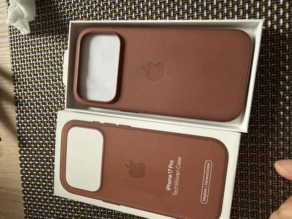 Husa iPhone 17 Pro TechWoven Case Sienna origjnala