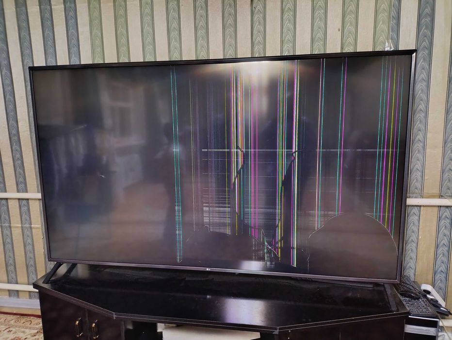 Телевизор. LG 86"" дюйма (220см)