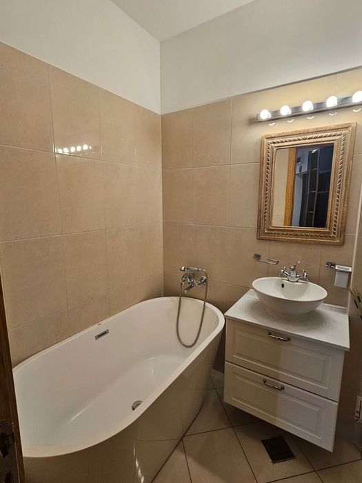 Titan 2 camere decomandat, bloc nou, complet mobilat si utilat, finisaje premium