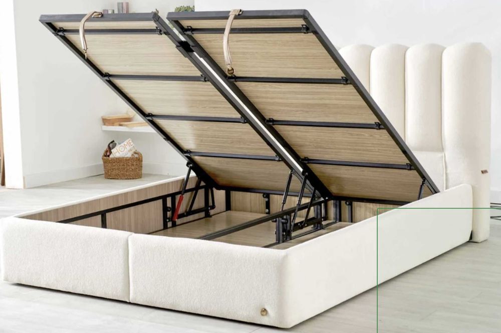 Продавам Тапицирано легло Vanilla Dream с място за съхранение и матрак