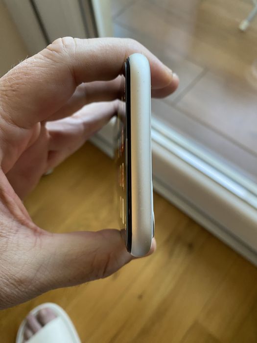 Iphone 11 64gb в перфектно състояние