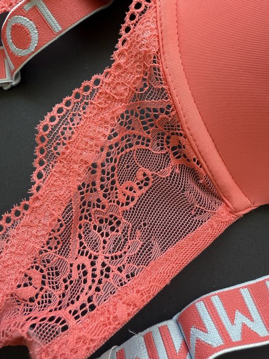 Сутиен Tommy Hilfiger /70А,С,D; 75 B; 80A/