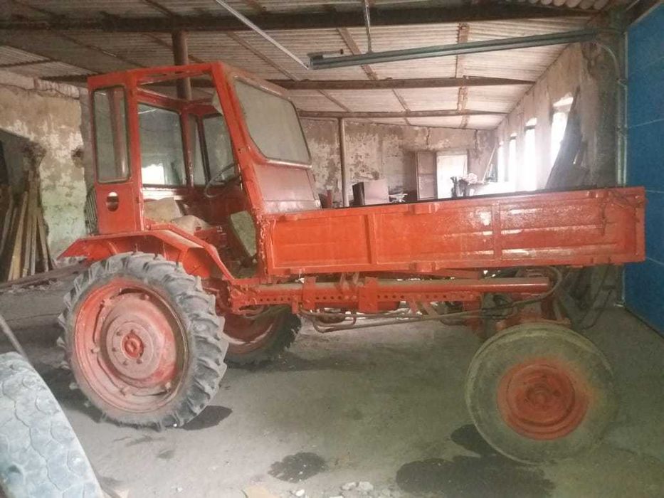 трактор т16  кузовом
