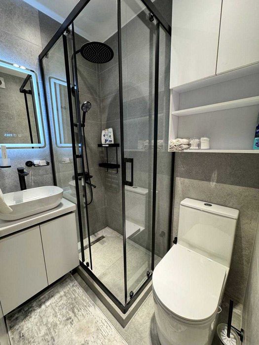 Душевые кабины и перегородки на заказ из калённого стекла