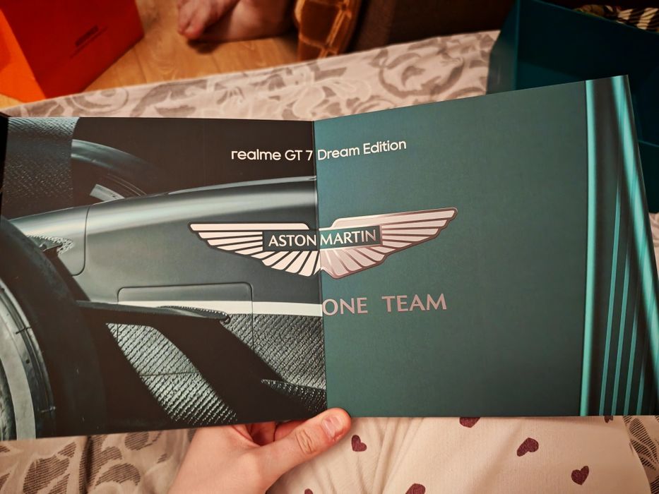 Realme Gt7 Aston Martin Edition