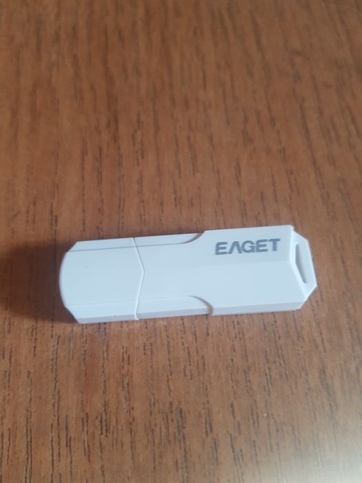 Продам флешку 64гб