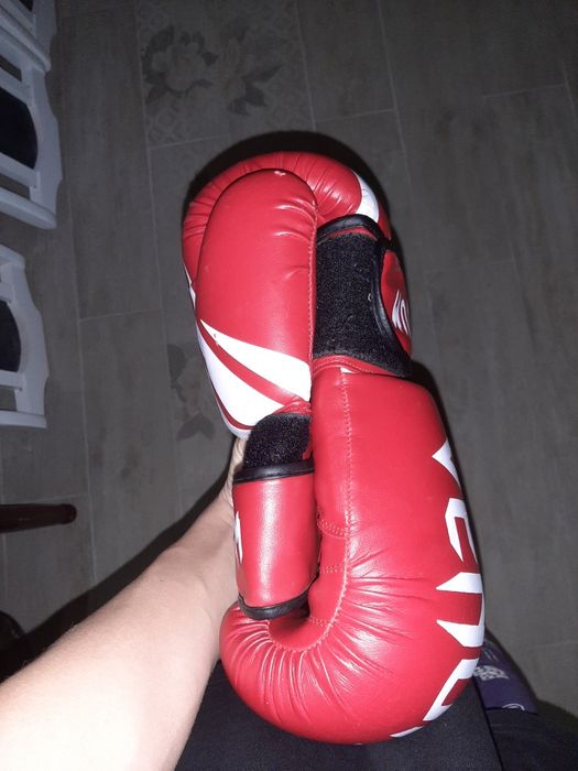 Перчатки боксёрские