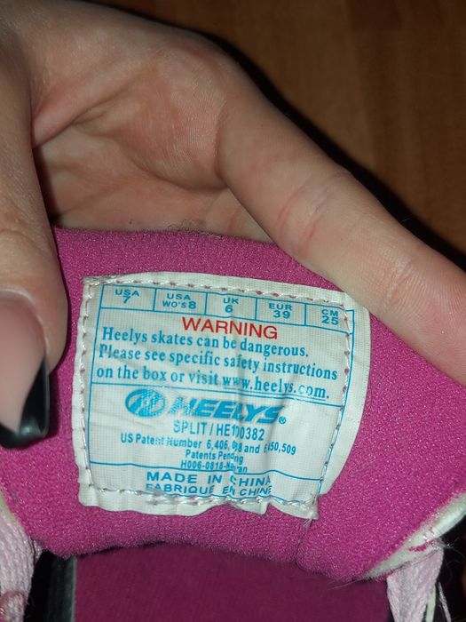 Роликовые кроссовки Heelys.