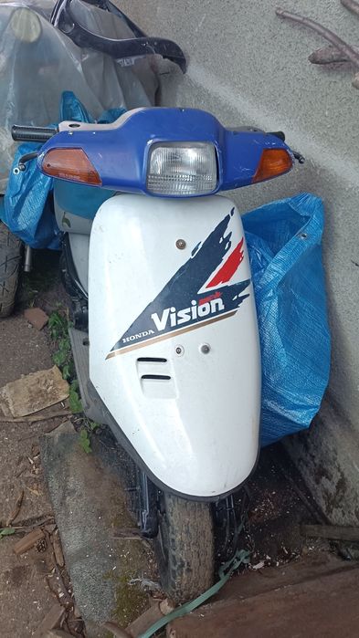 Doar la pachet amindoua 2scutere honda și Suzuki trebuie aranjate preț fix anunț  amindoua  nu schimb Campina