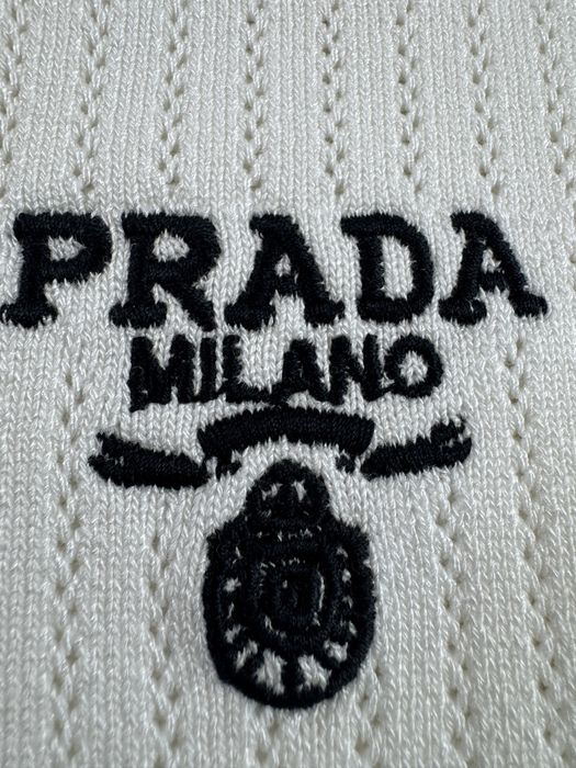 Prada-Оригинална чисто нова мъжка тениска Л размер