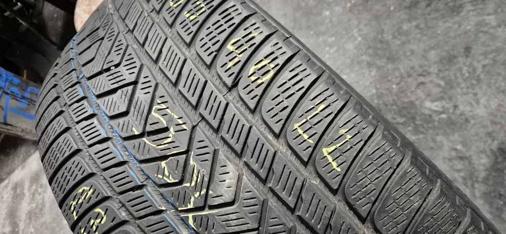 285 40 22 O bucata pirelli iarnă