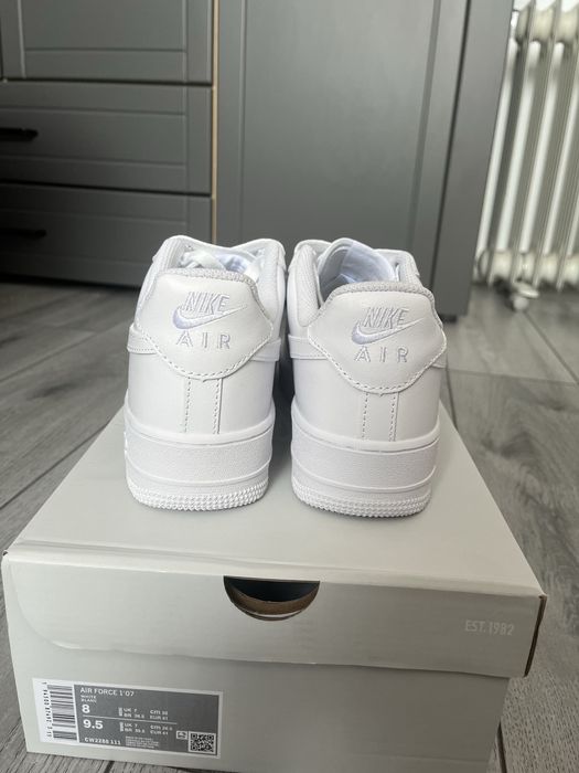 Airforce 1 albi, full box , sireturi de schimb, marimi 36-44