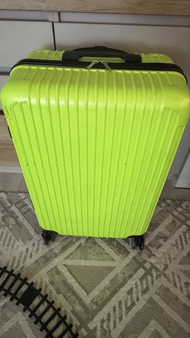 Чемодан большой