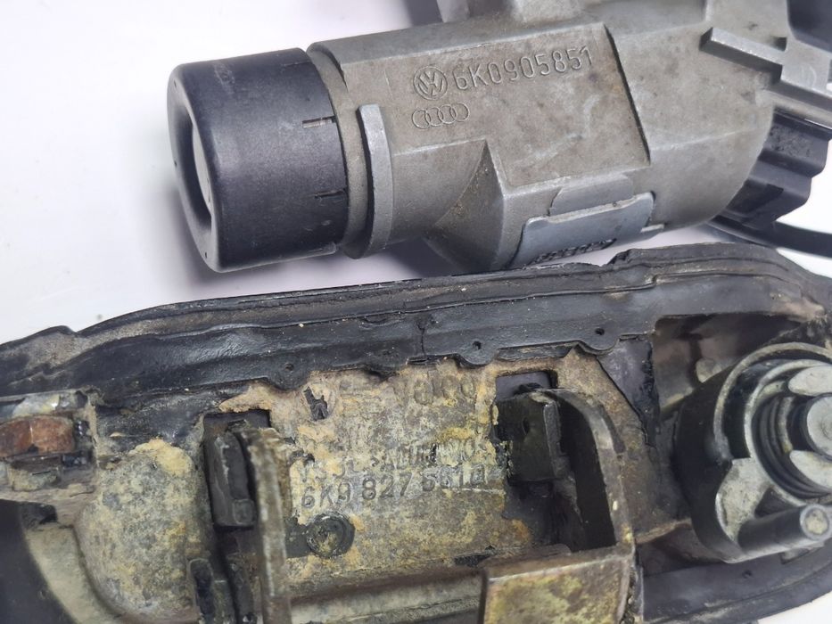 Butuci cu manere exterior si cheie VOLKSWAGEN CADDY II Box 9K9A 1995 -