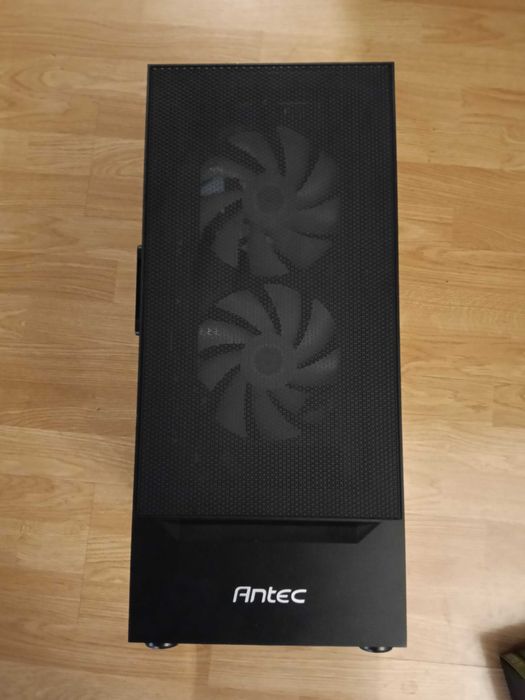 Gaming компютър AMD