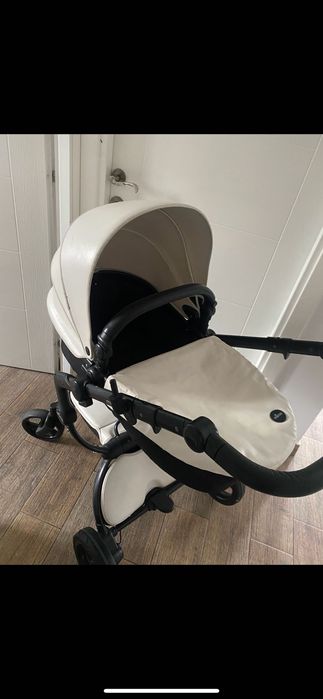 cărucior Mima Xari 2 în 1 (landou + sport)