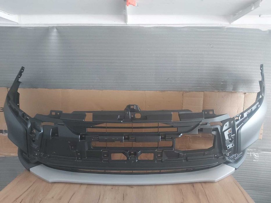 Bara Fata Mitsubishi OutLander An 2015-2018 (+Ornament)