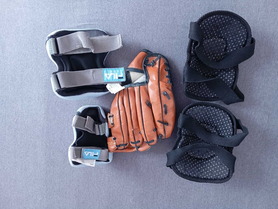 Наколенки и бейзболна ръкавица