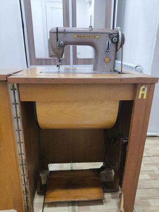 Продам швейную машинку