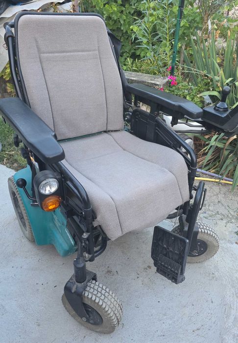 Cărucior electric handicap
